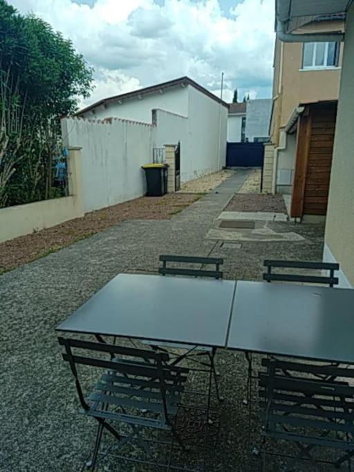 Maison Agreable Avec Stationnement Privatif Angulema Exterior foto